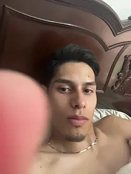 Miguel02ex online show from June 2026 04:38:01 PM