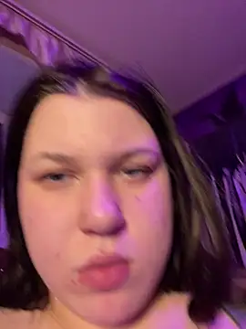 Snapshot of Kemeli008 chatting on February 2026 03:04:02 PM Kemeli008 online show from February 2026 03:04:02 PM