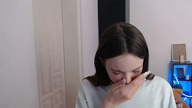 Ariella ari online show from November 2025 01:59:02 PM