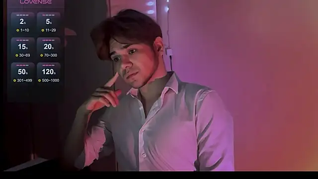 Snapshot of 1RobertTT chatting on September 2025 09:37:01 PM 1RobertTT online show from September 2025 09:37:01 PM