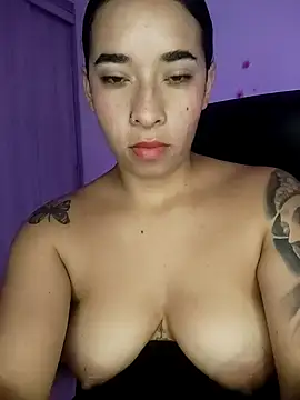 Snapshot of Valenn_fernandez chatting on June 2026 05:12:01 AM Valenn fernandez online show from June 2026 05:12:01 AM