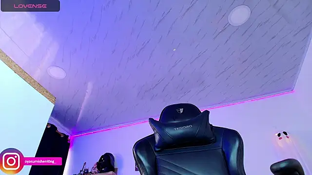 Snapshot of Nicorobinn chatting on October 2025 08:10:01 PM Nicorobinn online show from October 2025 08:10:01 PM