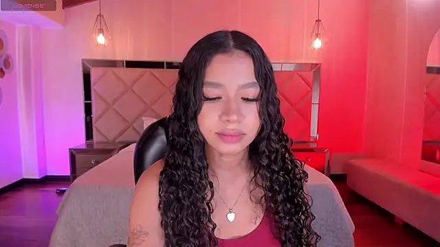 Snapshot of SophieHouston_ chatting on December 2025 05:44:02 AM SophieHouston online show from December 2025 05:44:02 AM