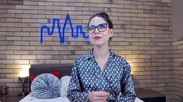 KaylaLewys online show from September 2025 05:34:02 PM