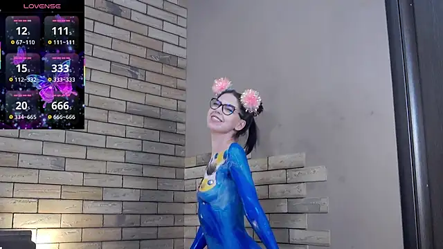 KaylaLewys online show from September 2025 05:36:02 PM