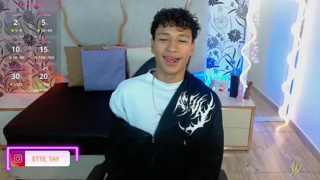 Snapshot of Ette_tay chatting on October 2025 03:21:02 AM Ette tay online show from October 2025 03:21:02 AM