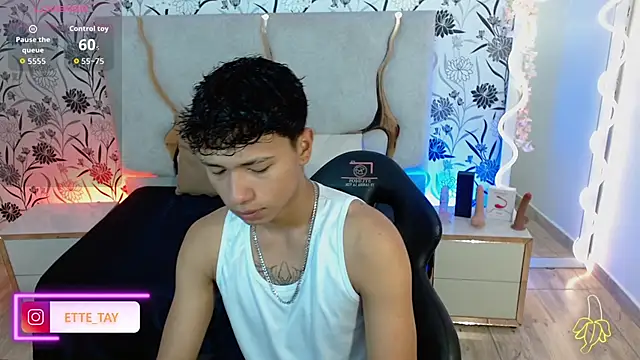 Snapshot of Ette_tay chatting on October 2025 03:18:01 AM Ette tay online show from October 2025 03:18:01 AM