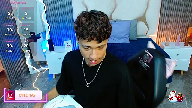 Snapshot of Ette_tay chatting on November 2025 04:34:02 AM Ette tay online show from November 2025 04:34:02 AM