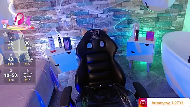 boyfox tay online show from November 2025 04:13:02 AM