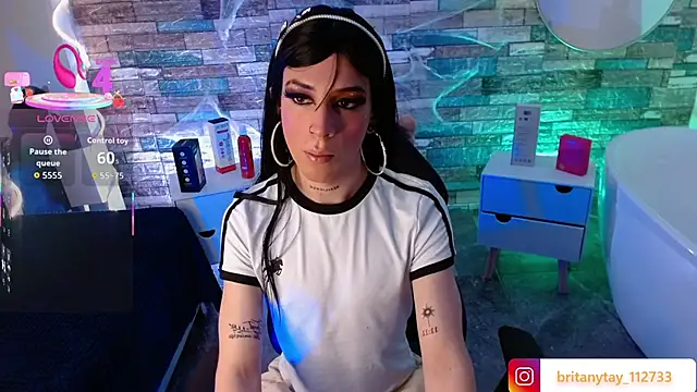 boyfox tay online show from November 2025 04:33:01 AM