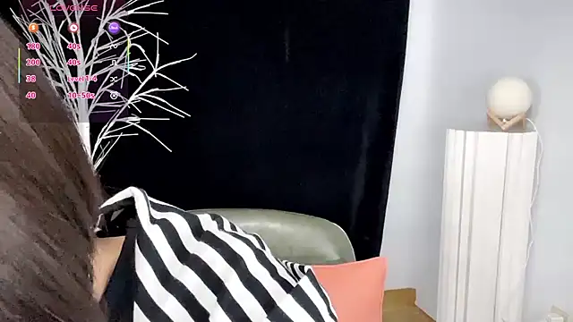 xiaoyue8888 online show from October 2025 01:57:01 AM