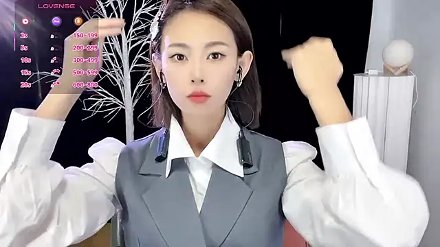 xiaoyue8888 online show from October 2025 02:23:02 AM