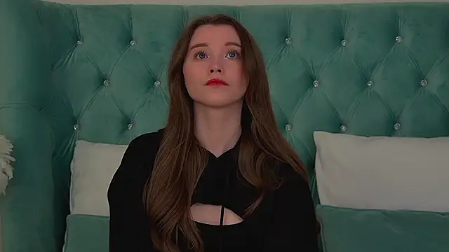 KeiraAsti online show from March 2026 06:04:02 PM