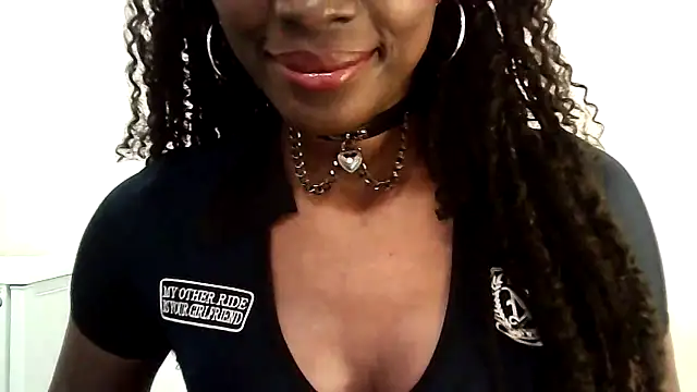 Snapshot of Chatdoll2 chatting on October 2025 06:19:02 PM Chatdoll2 online show from October 2025 06:19:02 PM