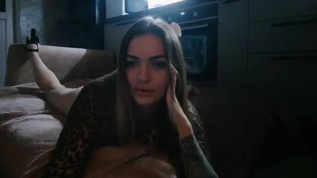 MoonChristie online show from September 2025 07:51:02 PM