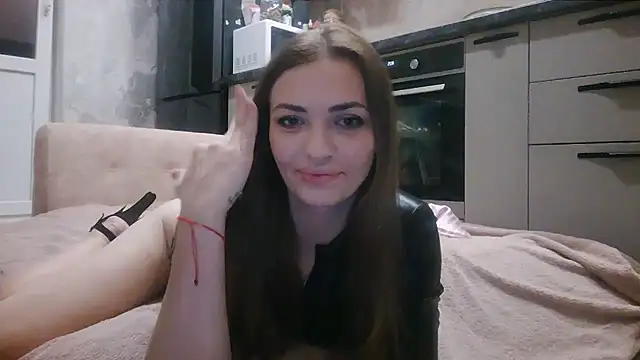 Snapshot of MoonChristie chatting on November 2025 10:15:02 PM MoonChristie online show from November 2025 10:15:02 PM