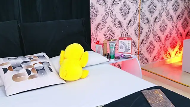 Becca Grims online show from November 2025 03:29:01 AM