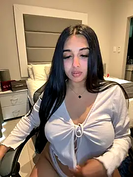 Snapshot of LilMisIndianx chatting on December 2025 06:10:01 AM LilMisIndianx online show from December 2025 06:10:01 AM