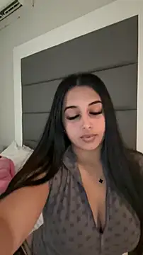 LilMisIndianx online show from March 2026 02:23:02 PM