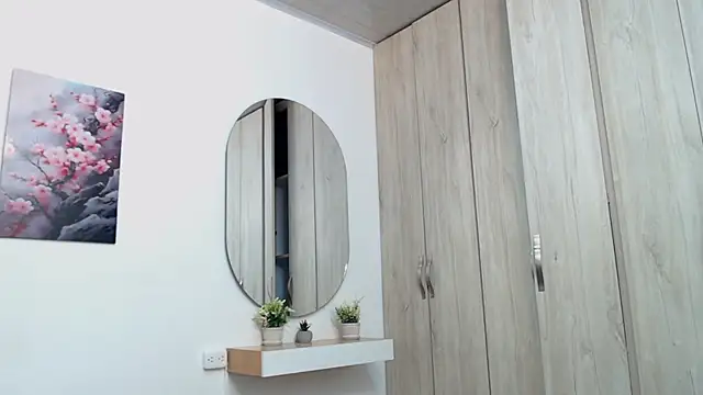 pinky f00x online show from March 2026 07:18:02 PM