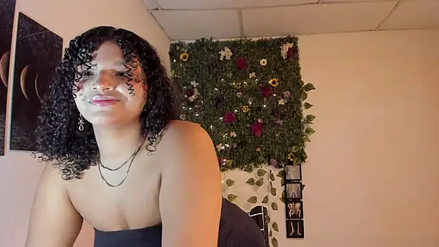 chloe kisses online show from October 2025 11:44:01 AM