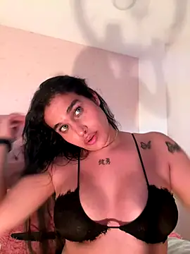Snapshot of Bella__Wood chatting on September 2025 09:36:02 PM Bella  Wood online show from September 2025 09:36:02 PM
