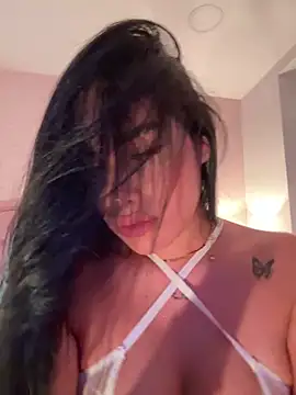 Snapshot of Bella__Wood chatting on October 2025 08:21:02 PM Bella  Wood online show from October 2025 08:21:02 PM