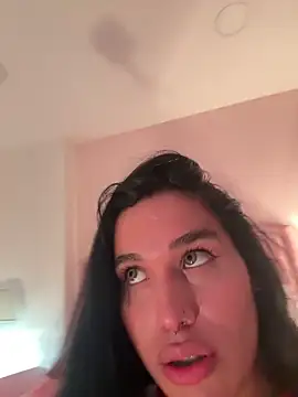 Bella  Wood online show from November 2025 03:55:01 PM