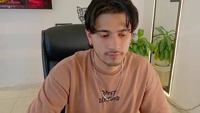 Elian savoy online show from November 2025 11:48:01 PM