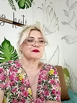 Snapshot of Catty_Lady chatting on July 2026 07:07:01 PM Catty Lady online show from July 2026 07:07:01 PM