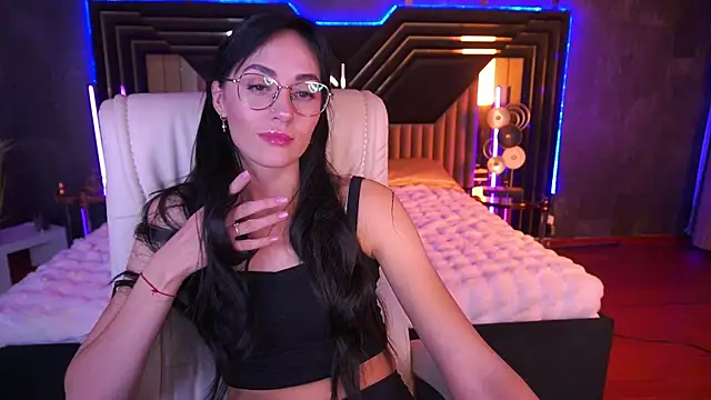 EviLune online show from November 2025 09:04:02 PM