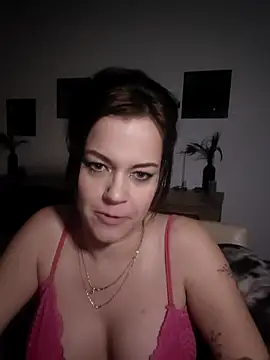 Foxy-Milfy online show from October 2025 08:42:01 PM