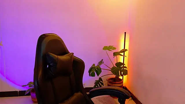 Sarasavage online show from July 2026 01:49:01 PM
