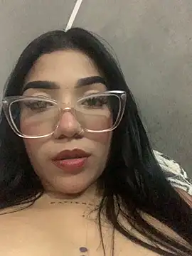 ElaRose 12 online show from November 2025 06:19:01 PM