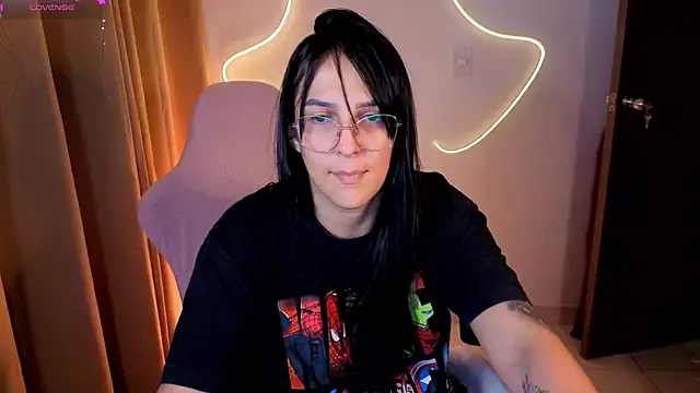 Snapshot of kimflexible_x chatting on December 2025 04:06:01 AM kimflexible x online show from December 2025 04:06:01 AM