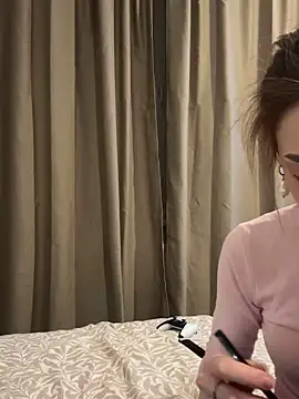 Naomi   Rias online show from November 2025 02:18:01 PM