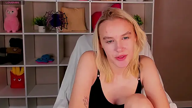 Carolin Miller online show from October 2025 01:42:02 AM