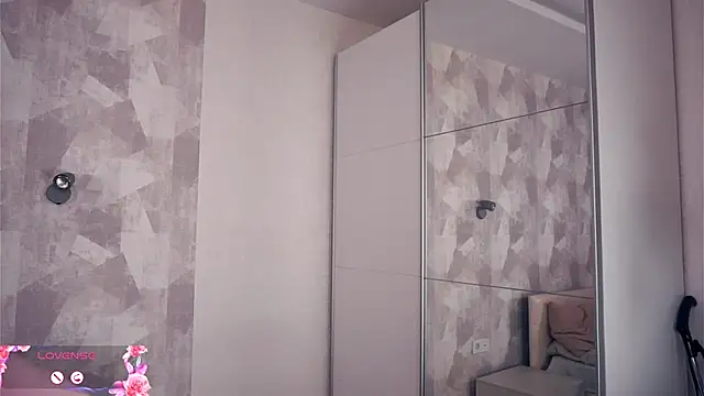 Snapshot of SilverGalen chatting on November 2025 07:33:02 AM SilverGalen online show from November 2025 07:33:02 AM