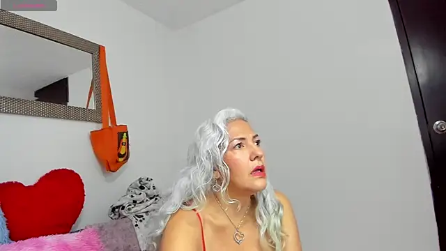 marilyn70 online show from October 2025 10:45:02 PM