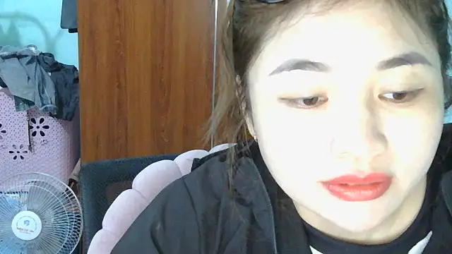 Uhem112 online show from October 2025 03:50:02 AM