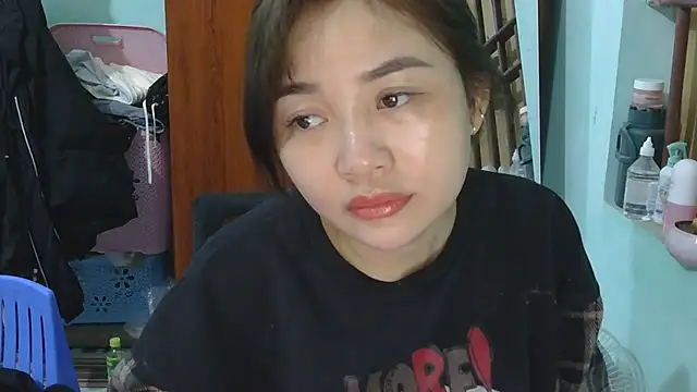 Uhem112 online show from November 2025 01:06:01 PM