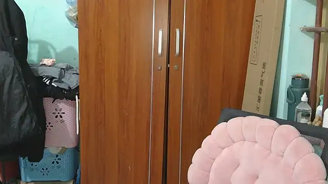 Uhem112 online show from December 2025 01:44:02 AM