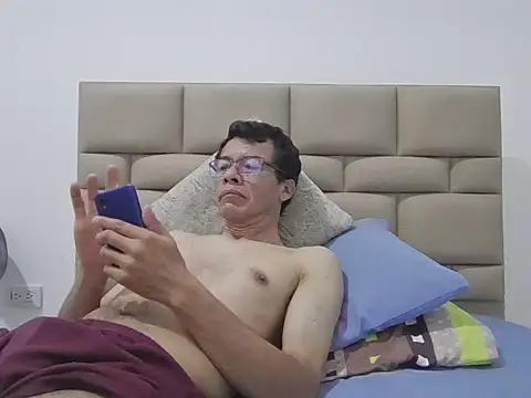 skinnylatino51 online show from March 2026 12:39:02 AM