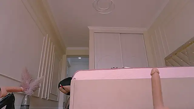 Snapshot of lori_leen_ chatting on April 2026 07:28:01 AM lori leen online show from April 2026 07:28:01 AM