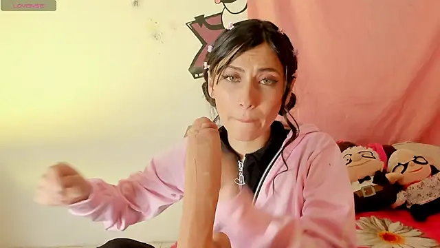 Alanaloiiss  online show from November 2025 04:12:02 AM