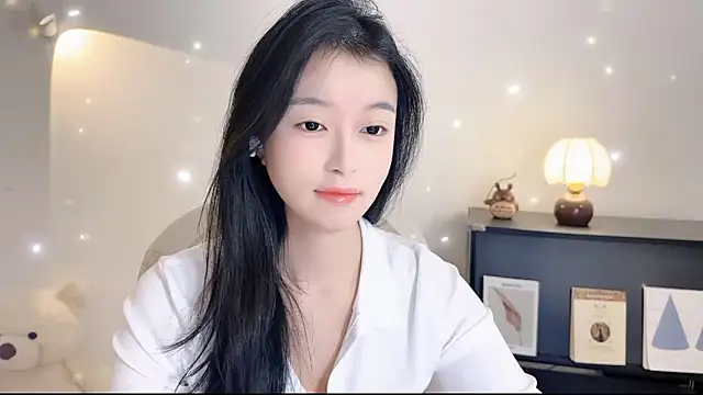 Onechestnut online show from November 2025 06:13:01 AM