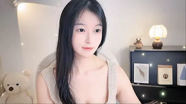 Onechestnut online show from November 2025 01:44:01 PM