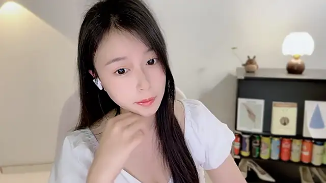 Onechestnut online show from April 2026 03:04:02 AM