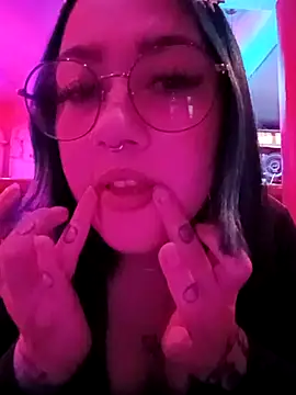 Snapshot of Dulcedeanis chatting on April 2026 02:42:01 AM Dulcedeanis online show from April 2026 02:42:01 AM