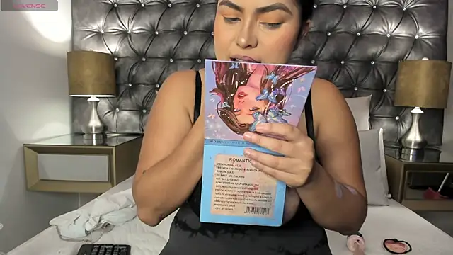 Snapshot of ValentinaBreats chatting on September 2025 11:54:02 AM ValentinaBreats online show from September 2025 11:54:02 AM